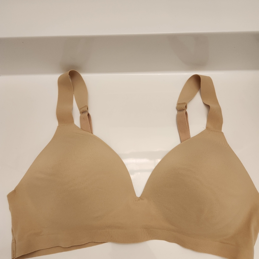 True&Co Soft Cup Bra Size M